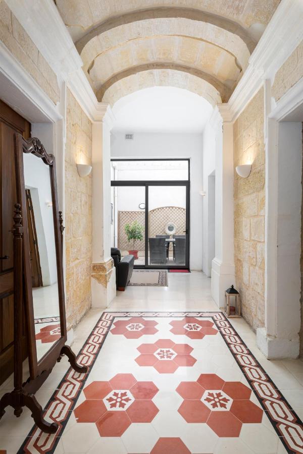 Traditional & Modern Maltese Townhouse - Rooftop Terrace And Sea Views, Close To Birgu Waterfront Cospicua Kültér fotó