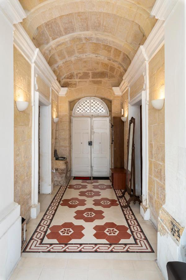 Traditional & Modern Maltese Townhouse - Rooftop Terrace And Sea Views, Close To Birgu Waterfront Cospicua Kültér fotó