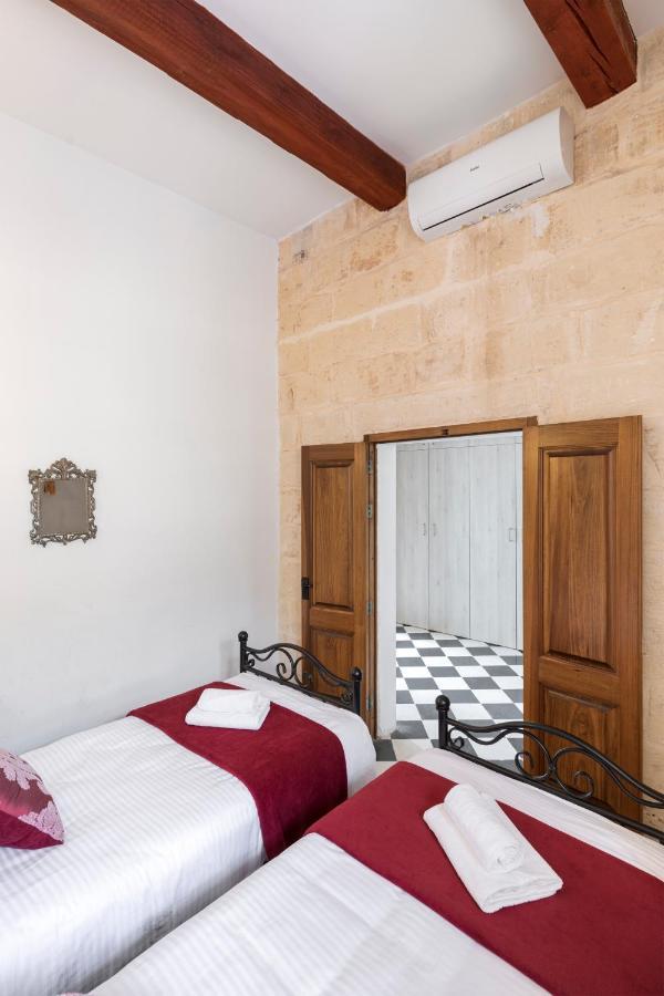 Traditional & Modern Maltese Townhouse - Rooftop Terrace And Sea Views, Close To Birgu Waterfront Cospicua Kültér fotó