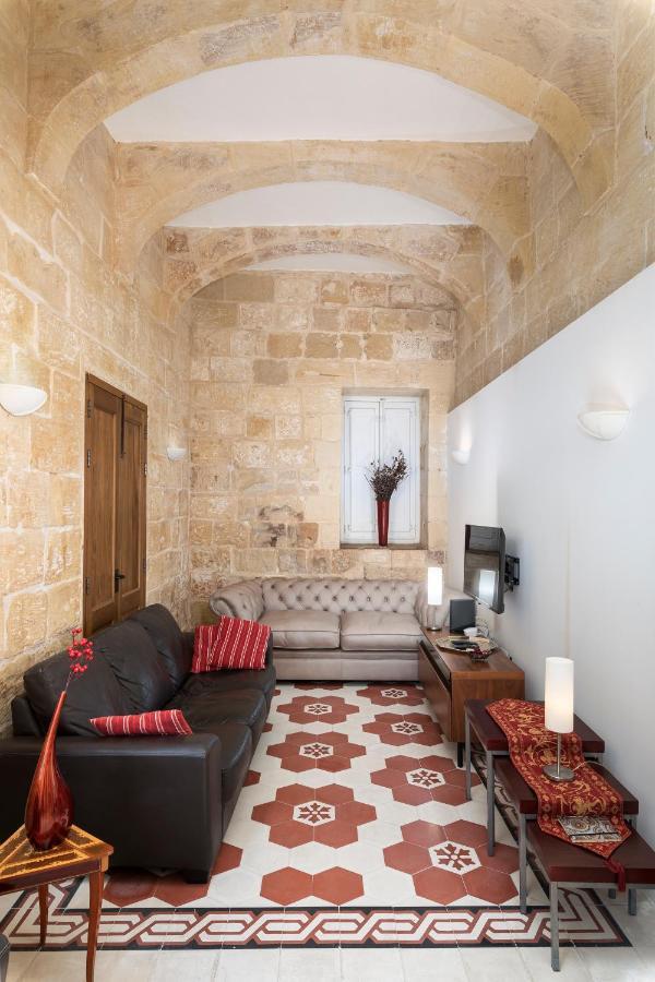 Traditional & Modern Maltese Townhouse - Rooftop Terrace And Sea Views, Close To Birgu Waterfront Cospicua Kültér fotó